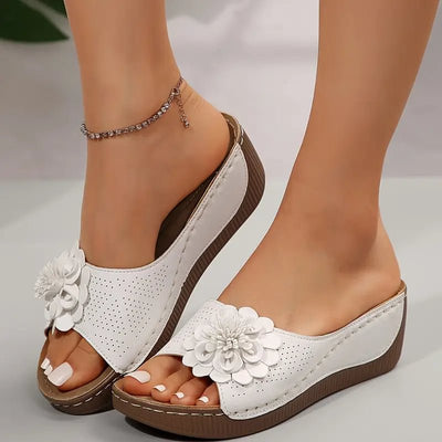 Maré Clara  | bloem slippers