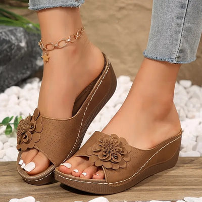 Maré Clara  | bloem slippers